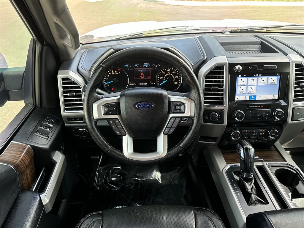 2016 Ford F-150 Lariat 17