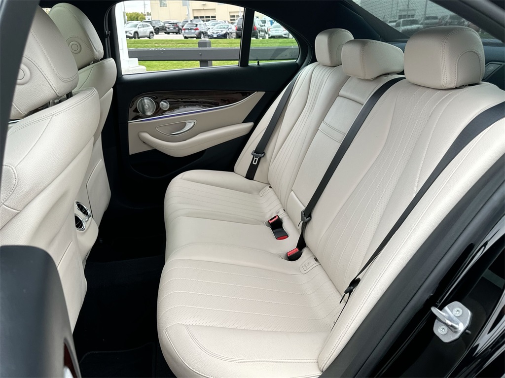 2018 Mercedes-Benz E-Class E 300 32