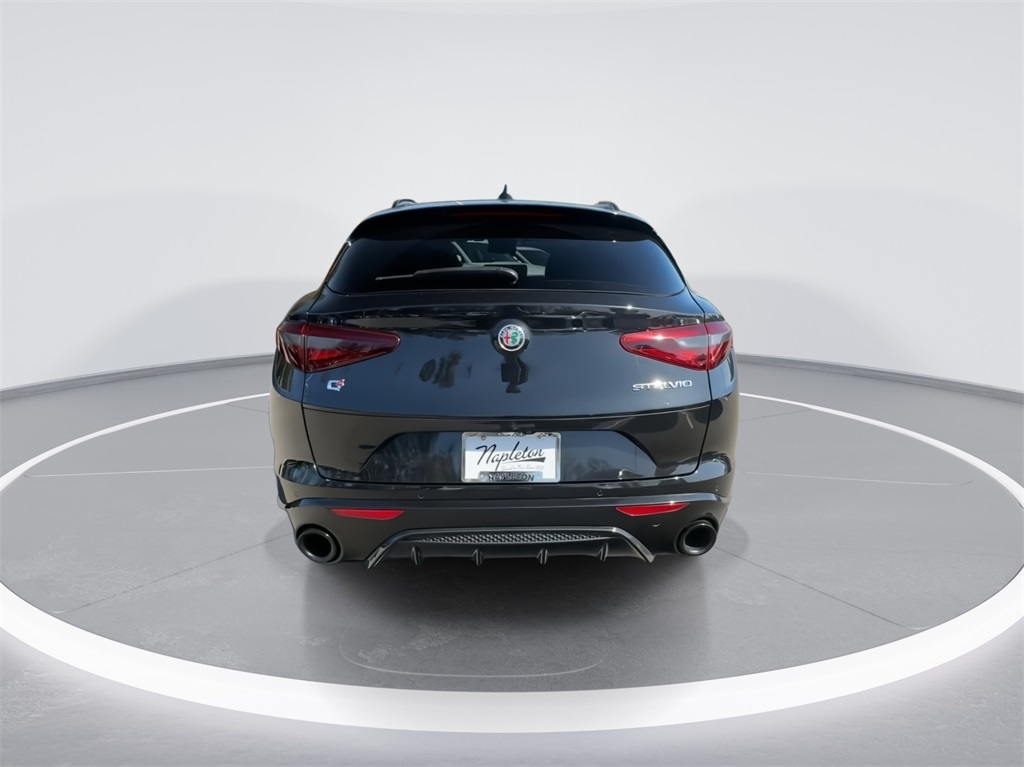 2023 Alfa Romeo Stelvio Veloce 9