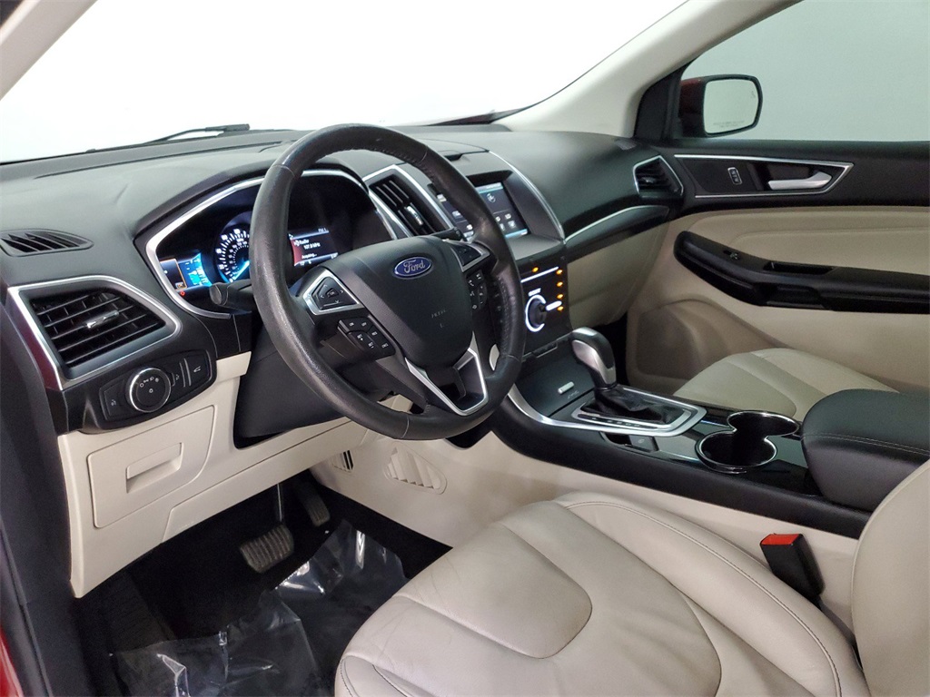 2015 Ford Edge Titanium 29