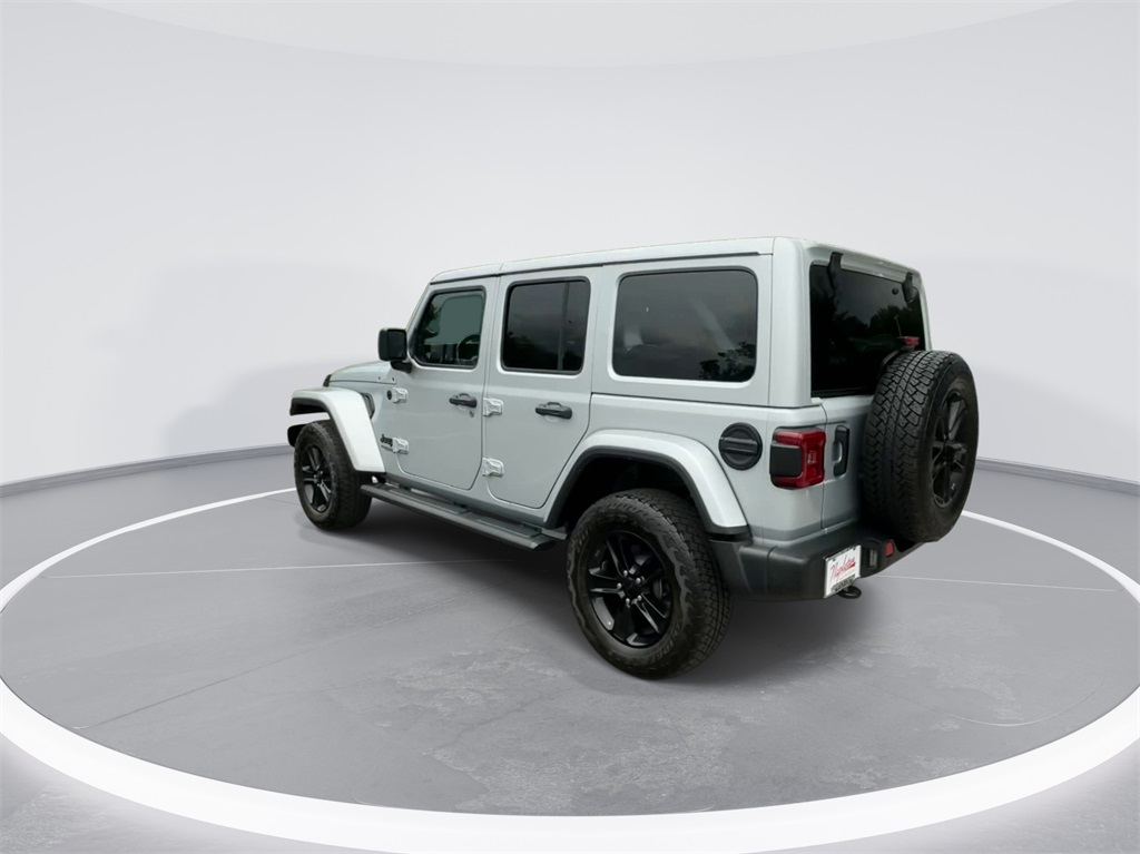 2022 Jeep Wrangler Unlimited Sahara Altitude 8