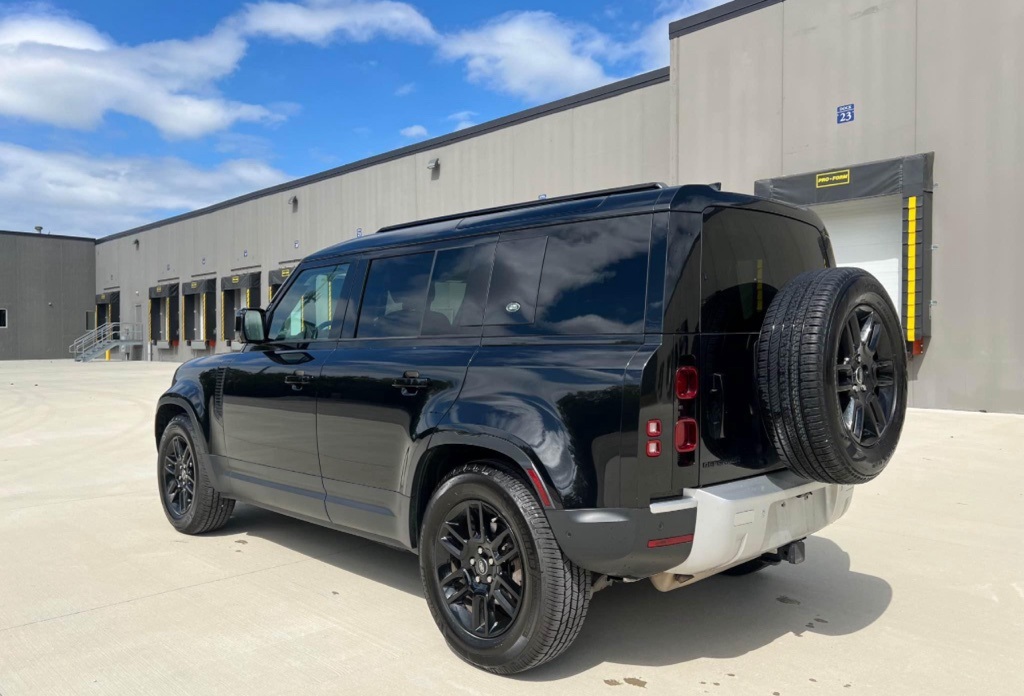 2024 Land Rover Defender 110 S 3