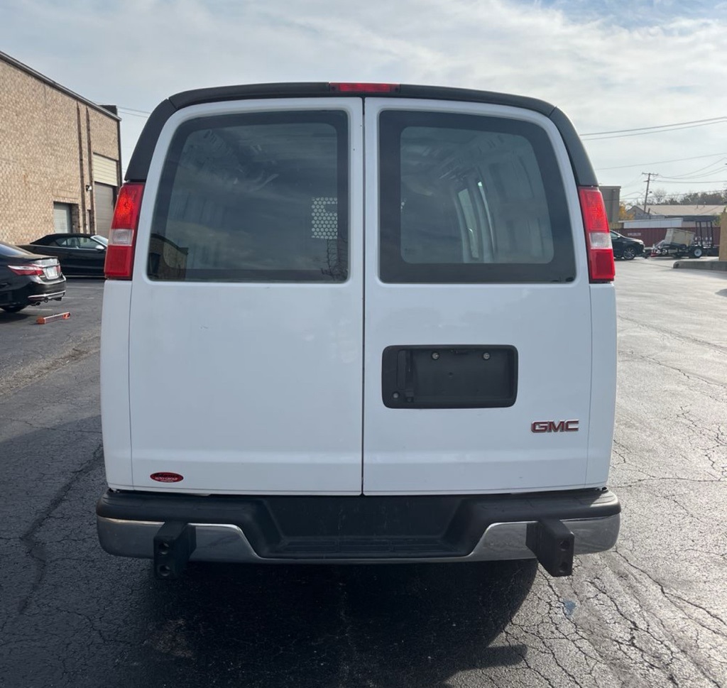 2022 GMC Savana 2500 Work Van 4