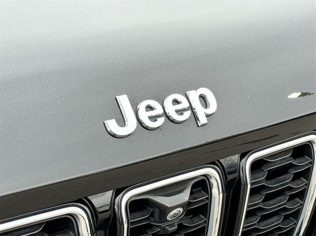 2022 Jeep Grand Cherokee Limited 14