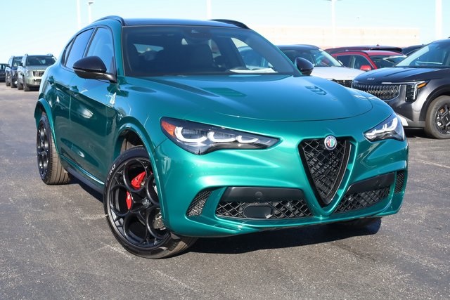 2024 Alfa Romeo Stelvio Quadrifoglio 2