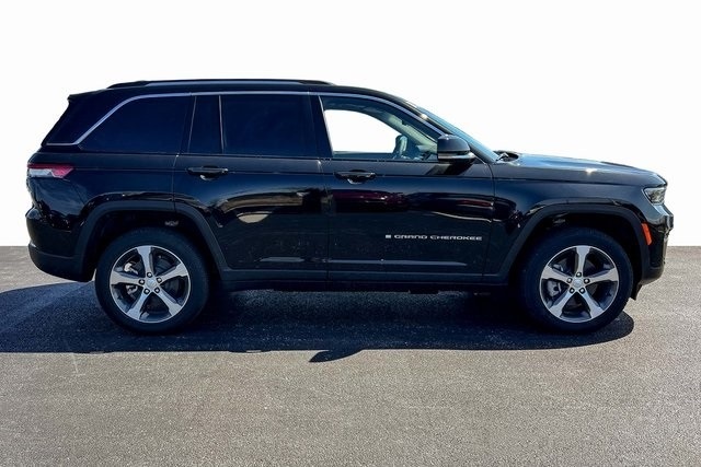 2023 Jeep Grand Cherokee Base 4xe 8