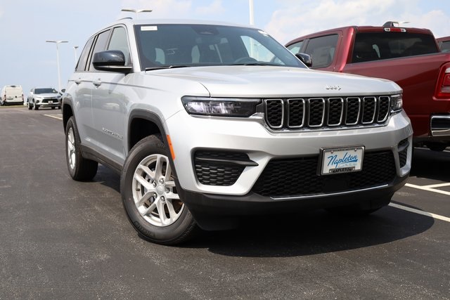 2024 Jeep Grand Cherokee Laredo 2