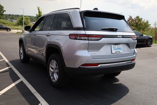 2024 Jeep Grand Cherokee Laredo 5