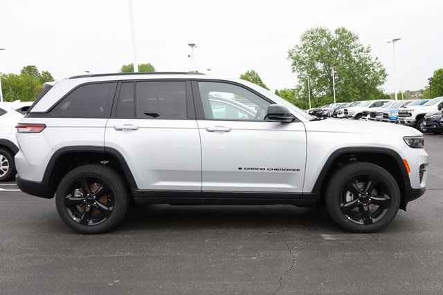 2024 Jeep Grand Cherokee Altitude X 4