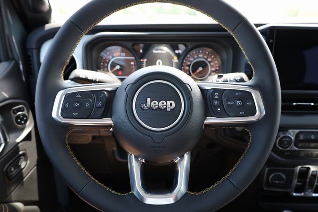 2024 Jeep Wrangler Sahara 10