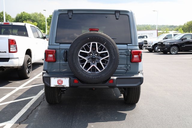 2024 Jeep Wrangler Sahara 6