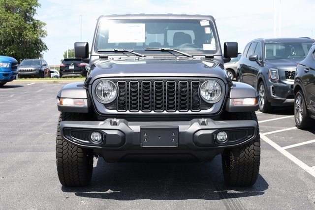 2024 Jeep Gladiator Sport 2