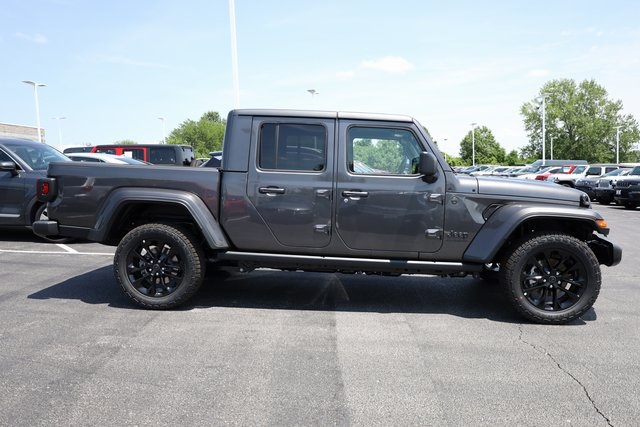 2024 Jeep Gladiator Sport 3