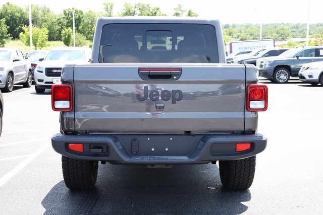 2024 Jeep Gladiator Sport 5