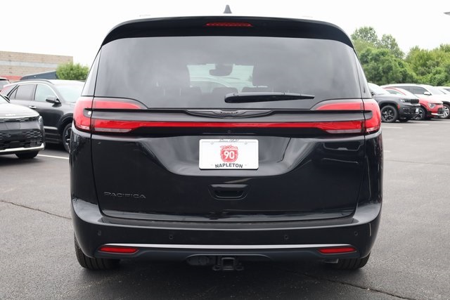 2024 Chrysler Pacifica Touring L 6