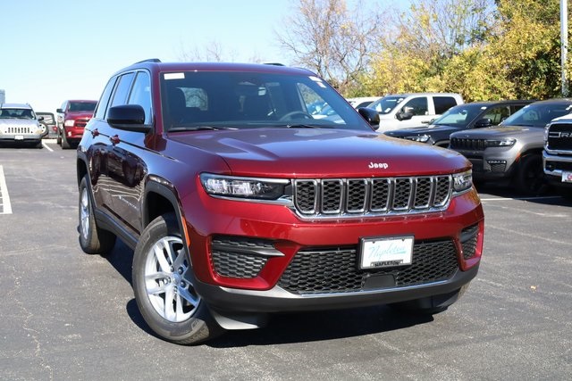 2025 Jeep Grand Cherokee Laredo 2