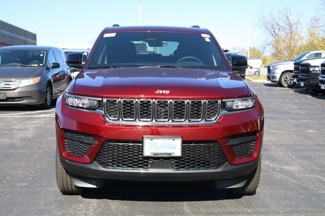 2025 Jeep Grand Cherokee Laredo 3