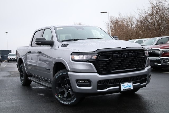 2025 Ram 1500 Big Horn/Lone Star 2