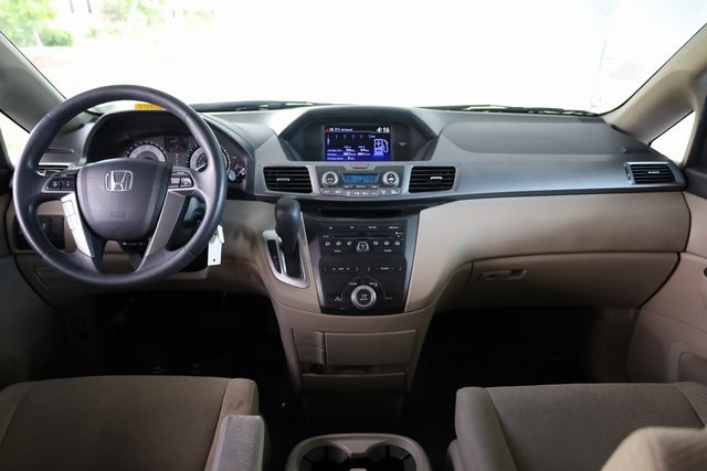 2013 Honda Odyssey EX 9