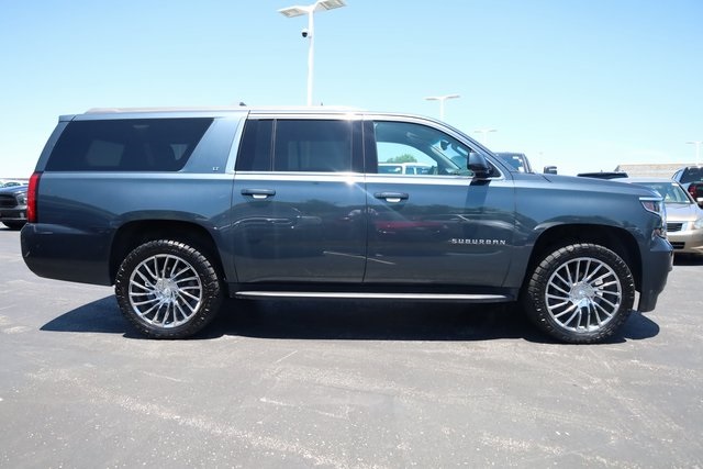 2019 Chevrolet Suburban LT 4