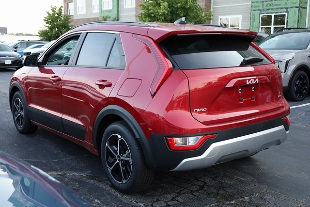 2024 Kia Niro Plug-In Hybrid EX 4