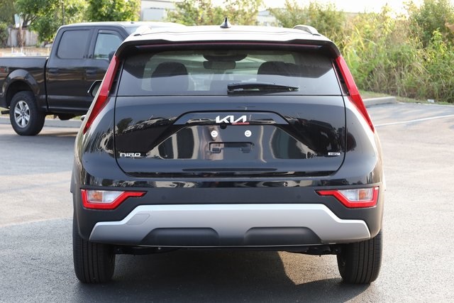 2024 Kia Niro Plug-In Hybrid EX 5