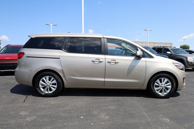 2016 Kia Sedona LX 4