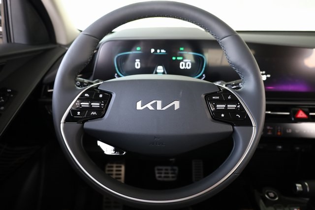 2024 Kia Niro SX Touring 11