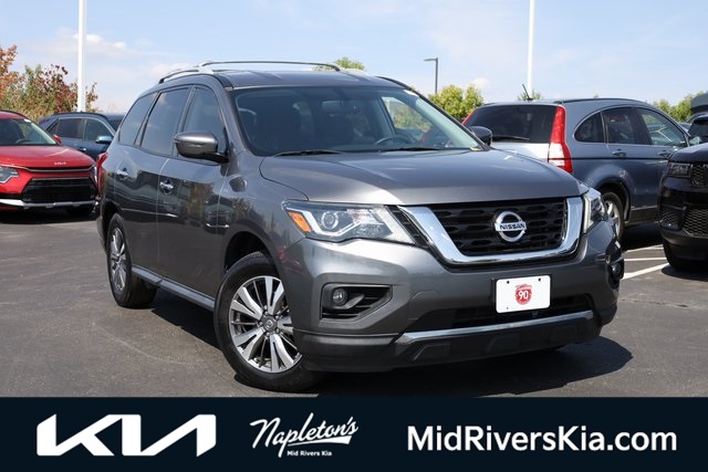 2020 Nissan Pathfinder SV 1