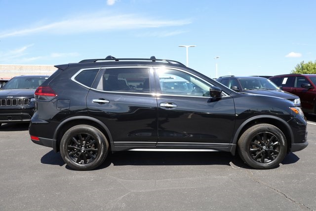 2018 Nissan Rogue SV 4