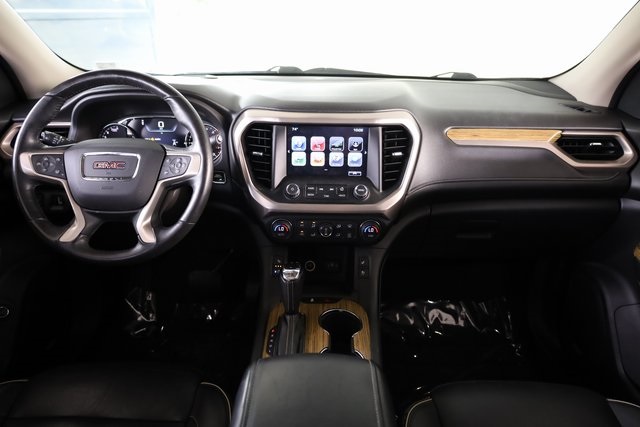 2017 GMC Acadia Denali 8