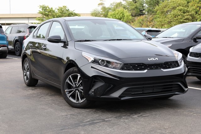 2024 Kia Forte LXS 2