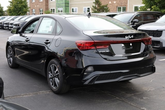 2024 Kia Forte LXS 5