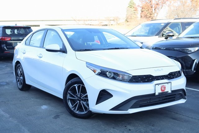 2022 Kia Forte LXS 2