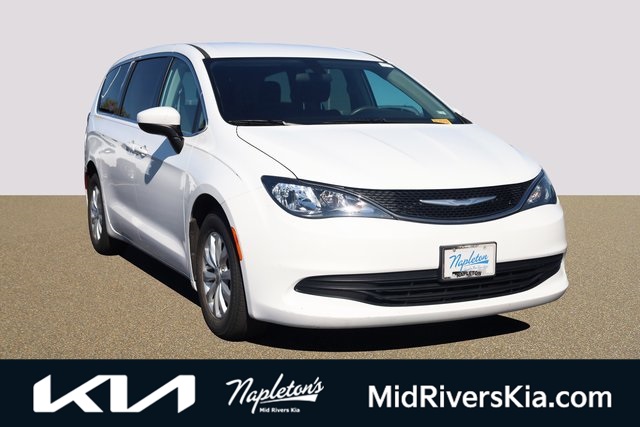 2018 Chrysler Pacifica LX 1