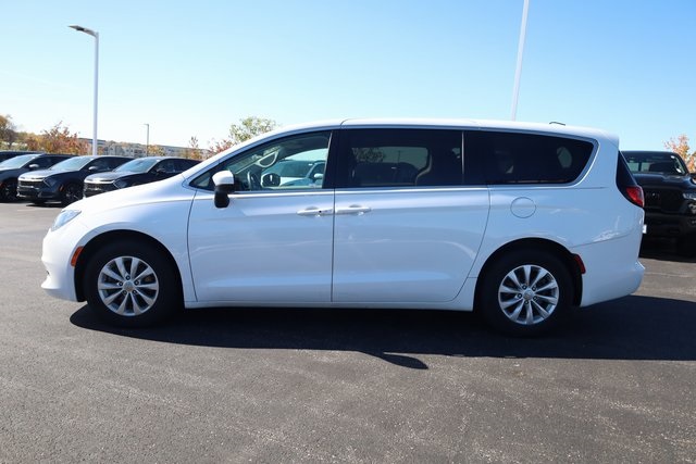 2018 Chrysler Pacifica LX 5