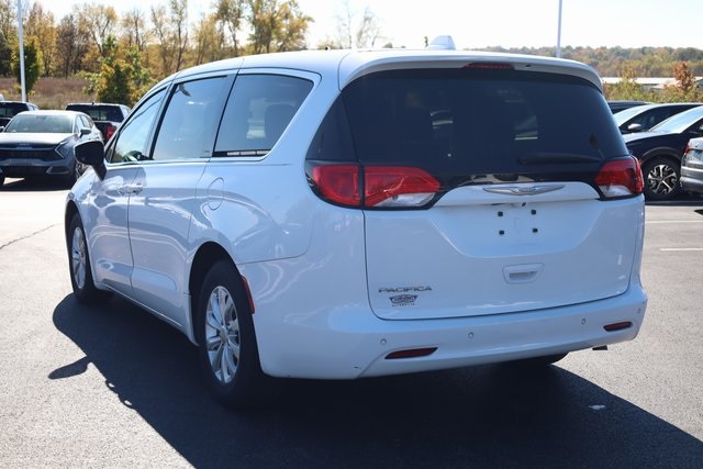 2018 Chrysler Pacifica LX 6