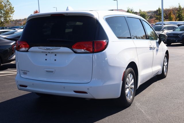 2018 Chrysler Pacifica LX 7