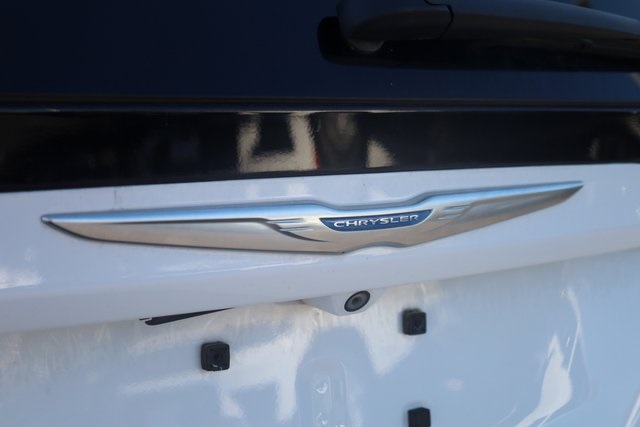 2018 Chrysler Pacifica LX 8