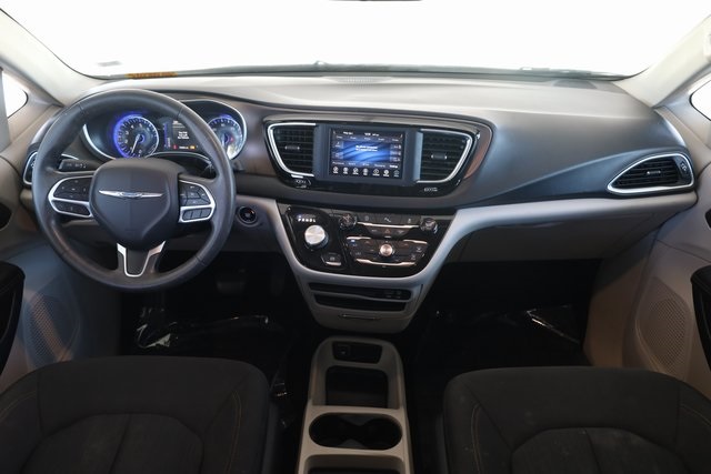 2018 Chrysler Pacifica LX 13