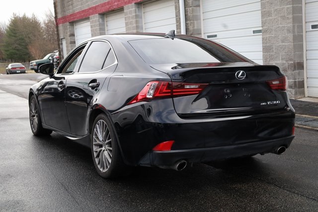 2016 Lexus IS 300 6