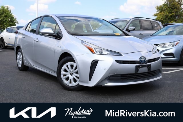 2019 Toyota Prius L 1