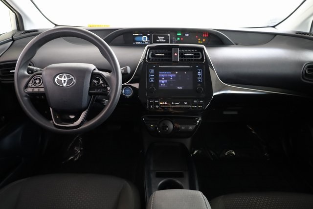 2019 Toyota Prius L 8