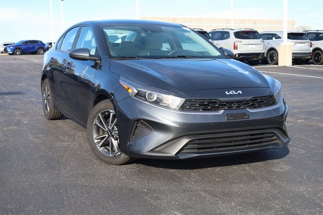 2022 Kia Forte LXS 2