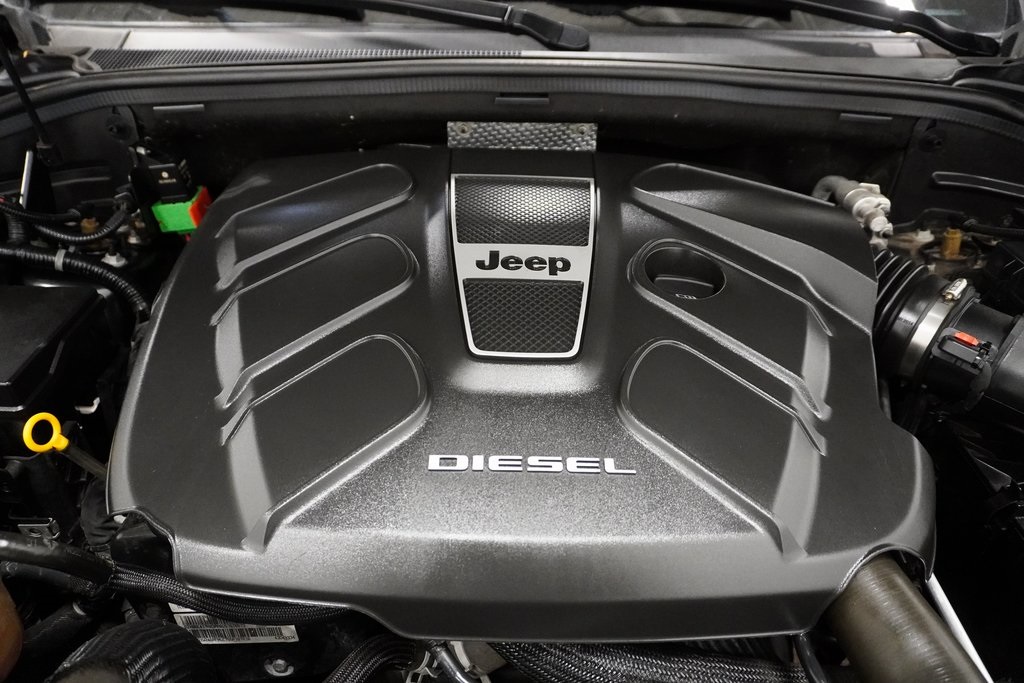 2016 Jeep Grand Cherokee Overland 11