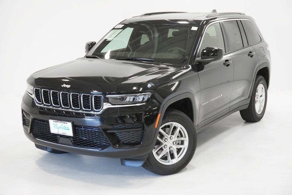 2024 Jeep Grand Cherokee Laredo 2