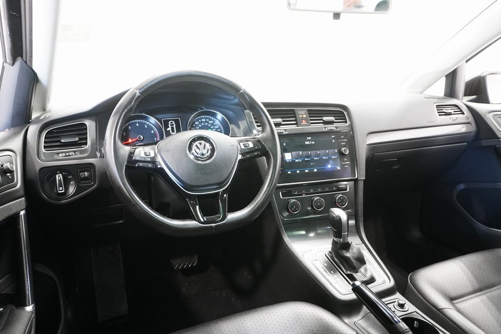 2018 Volkswagen Golf SportWagen SE 19