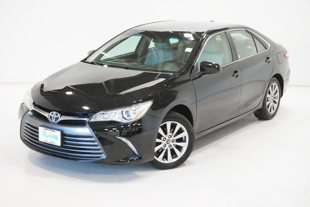 2015 Toyota Camry XLE 2