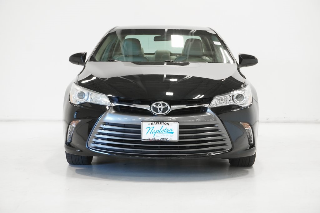 2015 Toyota Camry XLE 3