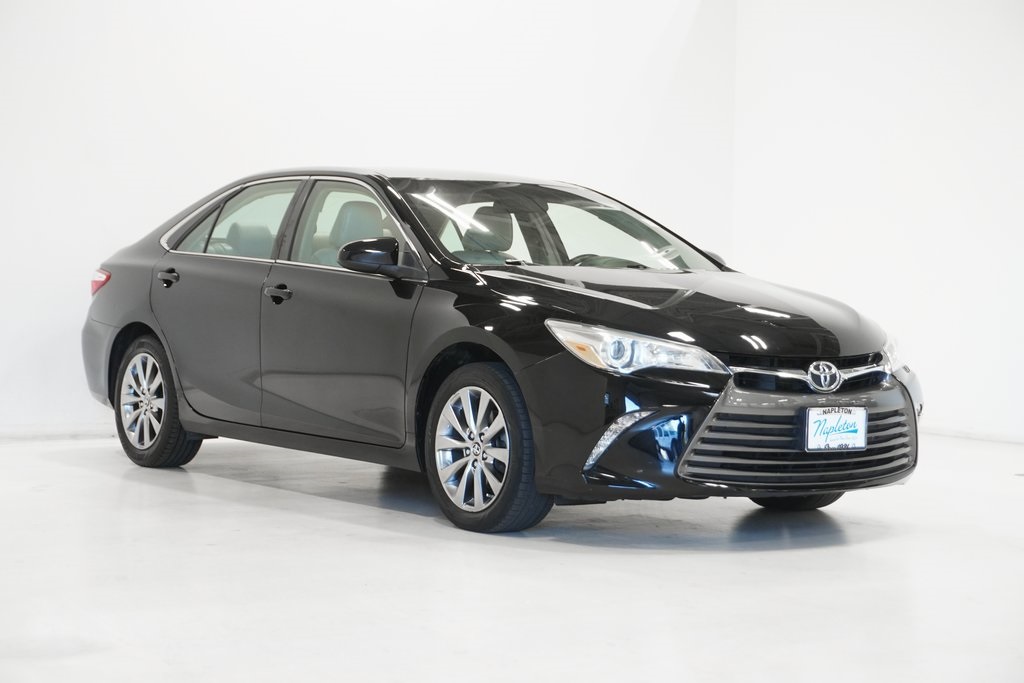 2015 Toyota Camry XLE 4